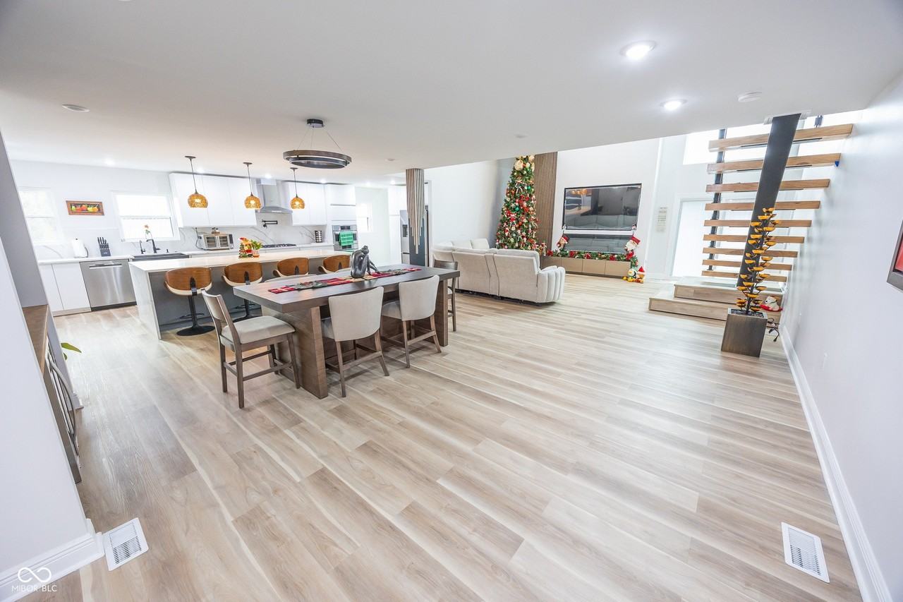 7980 Royal Ave - Photo 5 of 28