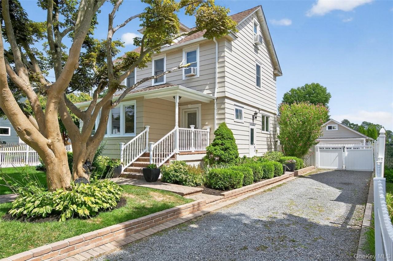 26 9th St - Photo 3 of 33