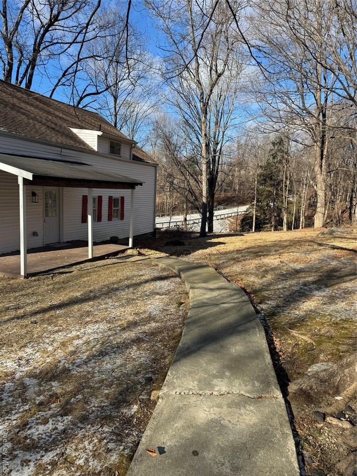 654 Milltown Rd - Photo 3 of 33