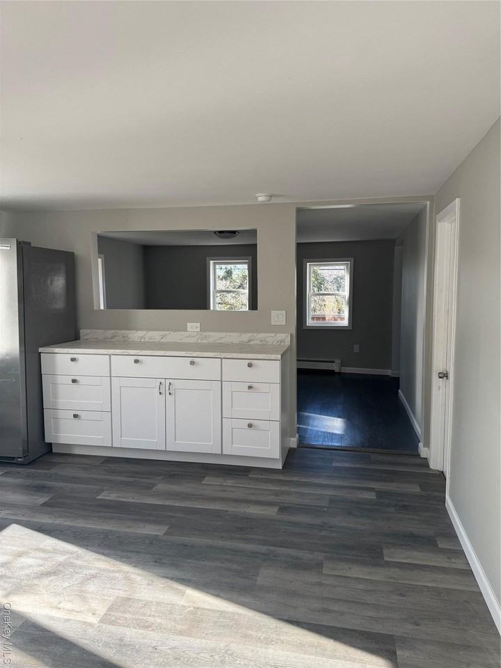 654 Milltown Rd - Photo 7 of 33