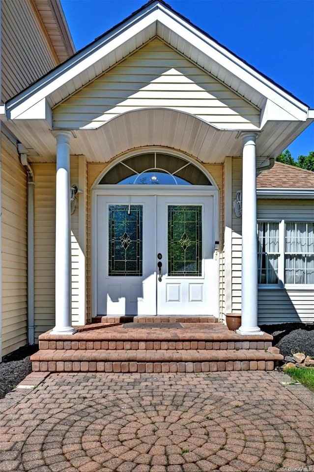 3 Leahs Ct - Photo 3 of 19