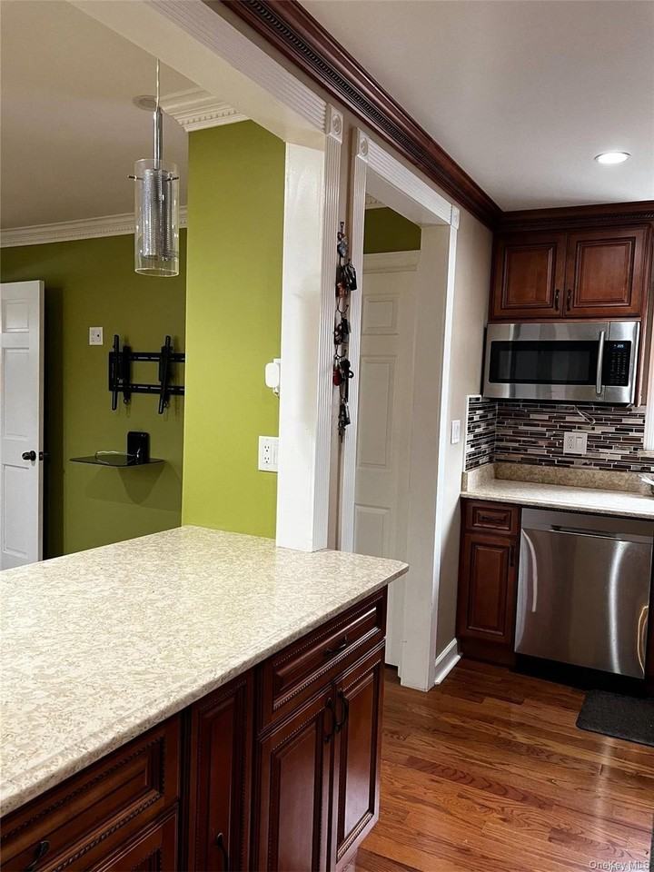 8312 253rd St Unit 1 #1FL - Photo 6 of 10