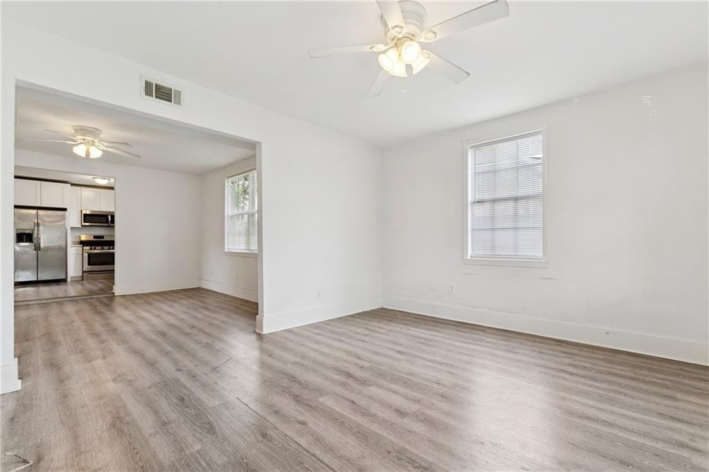 5124 Willow St - Photo 3 of 10