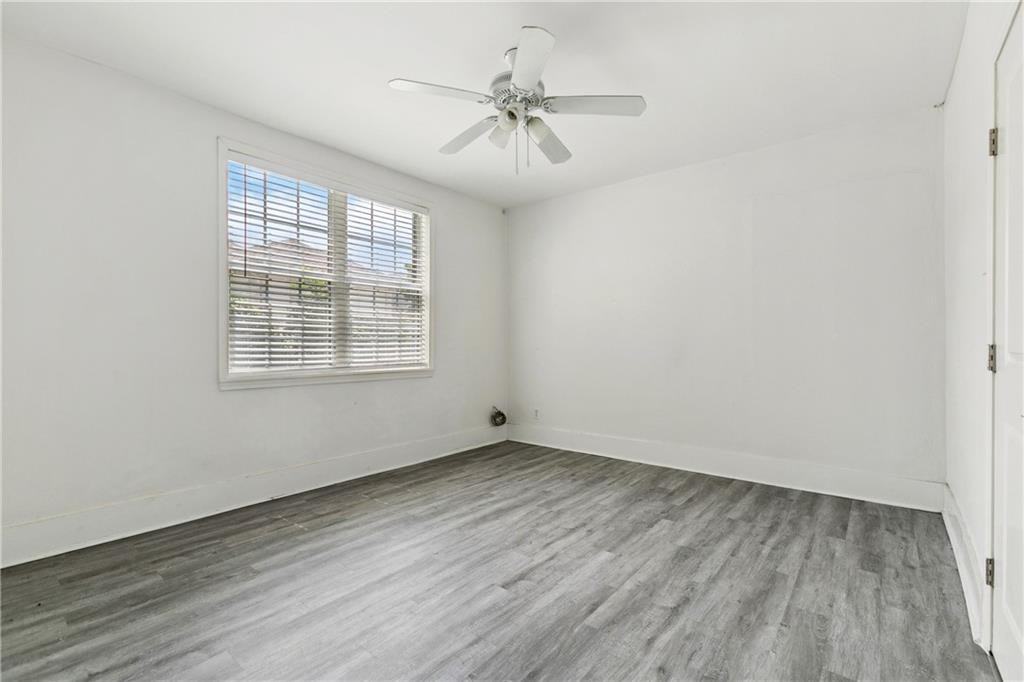 5124 Willow St - Photo 6 of 10