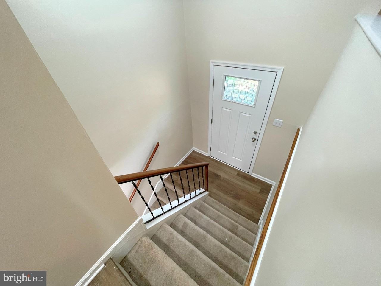 2060 Peace Ct - Photo 2 of 25