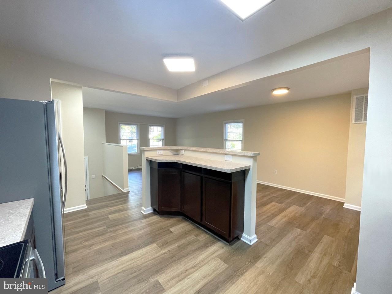 2060 Peace Ct - Photo 5 of 25