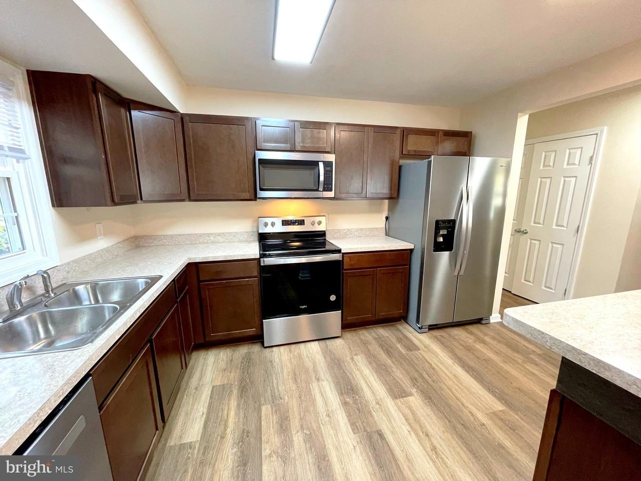 2060 Peace Ct - Photo 6 of 25