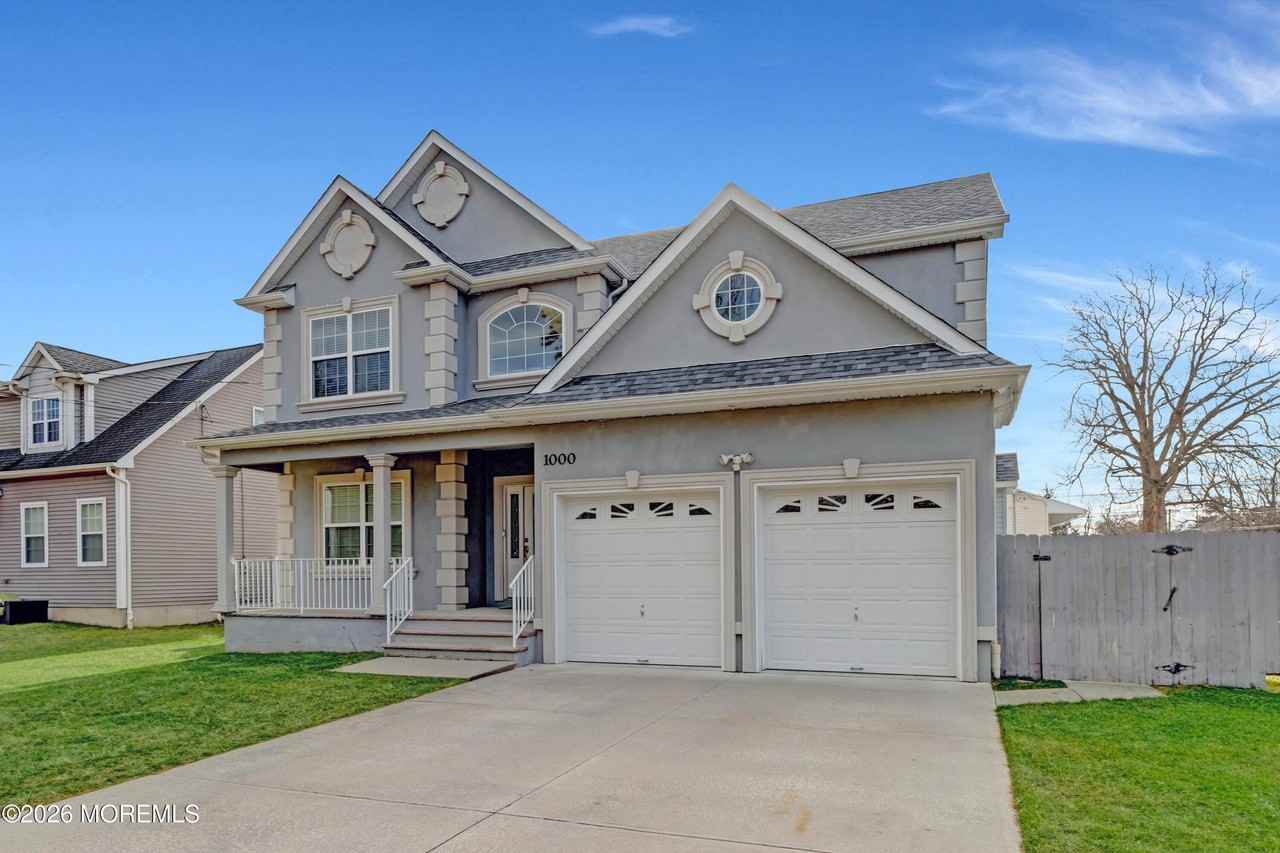 1000 8th Ave - Photo 3 of 45