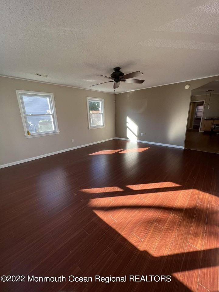 451 Harnell Ave - Photo 6 of 19