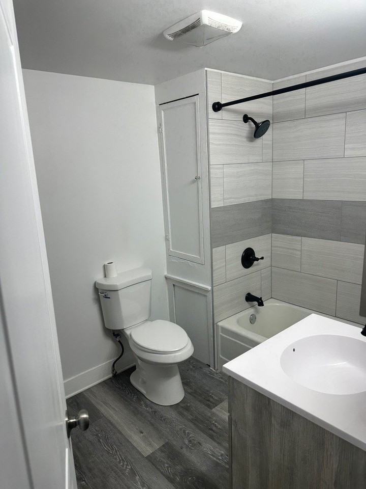 2318 Washington St Apt 1 #1 - Photo 7 of 8