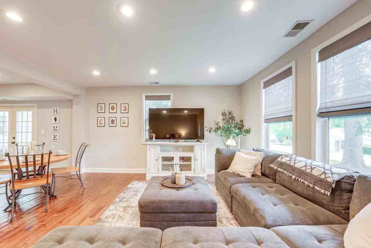 1518 Riverside Ave - Photo 3 of 32