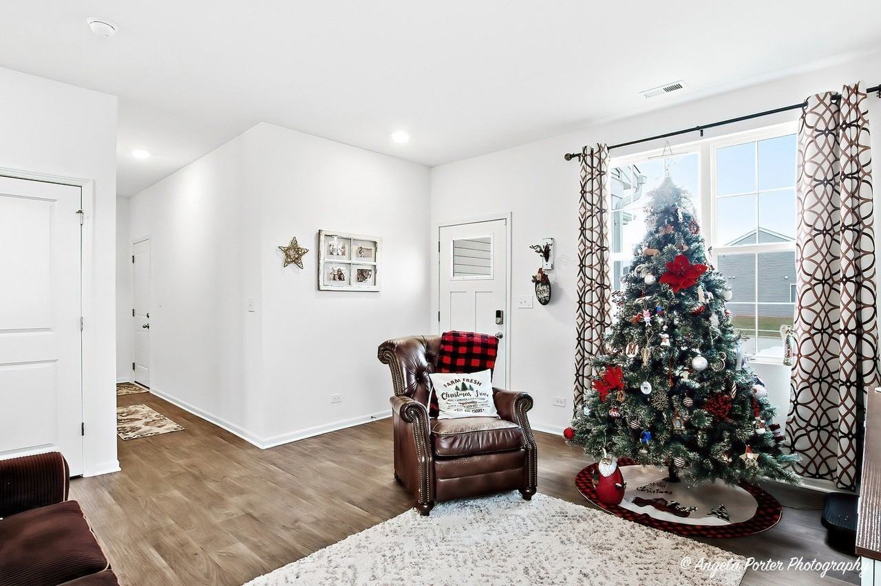 3818 Doherty Ln - Photo 3 of 29