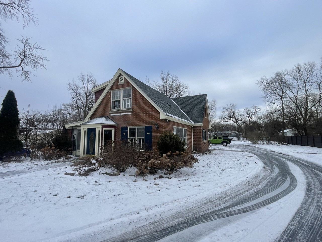 1009 61st St - Photo 2 of 15