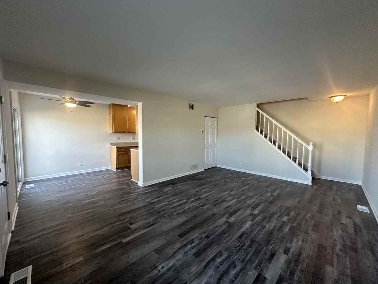 306 Northwestern Ct Unit B #B - Photo 4 of 24