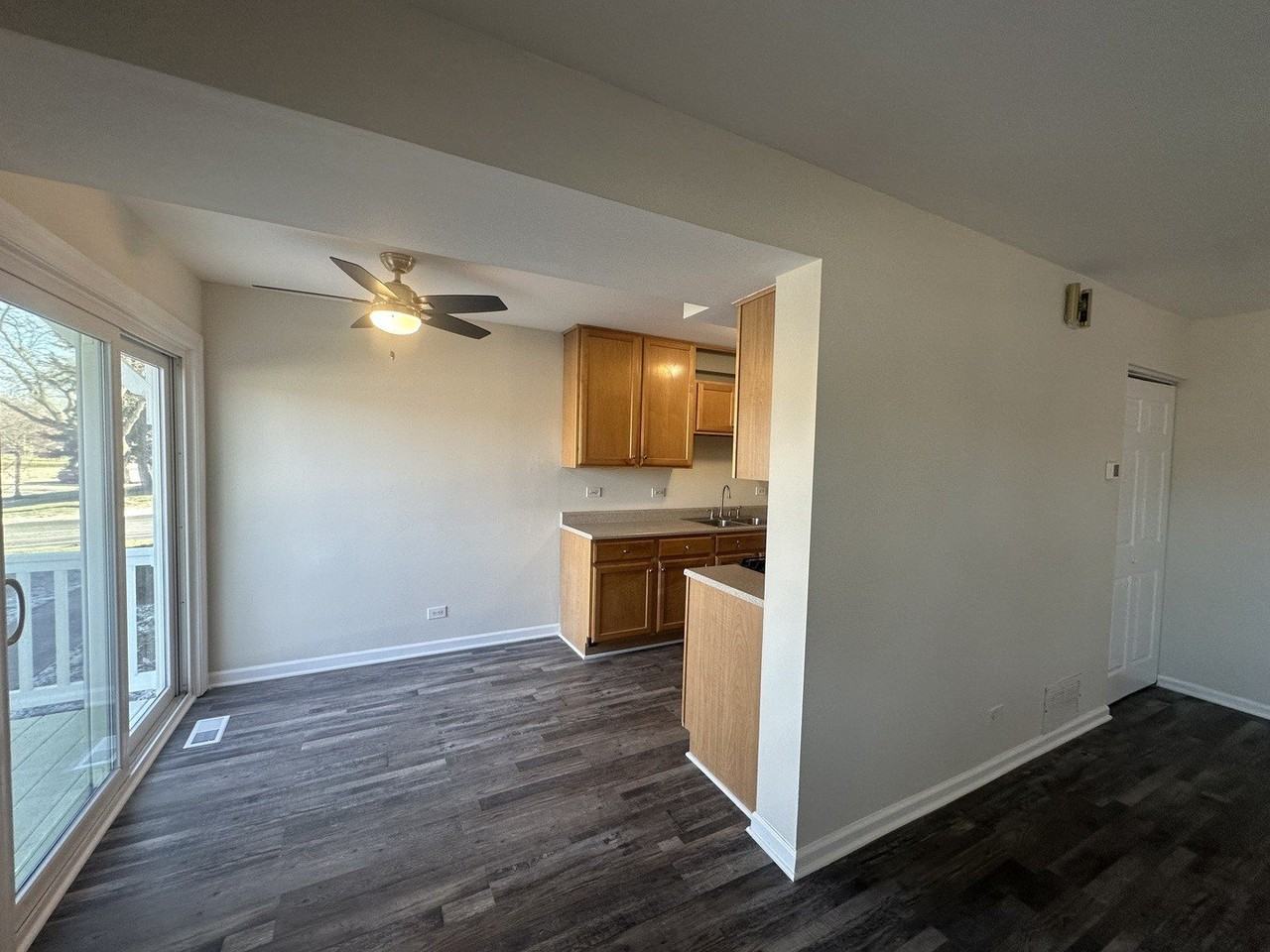 306 Northwestern Ct Unit B #B - Photo 6 of 24