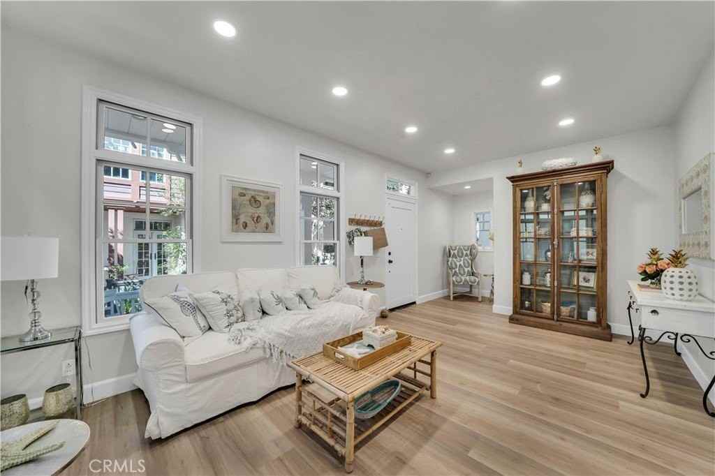 2672 Bungalow Pl - Photo 4 of 48