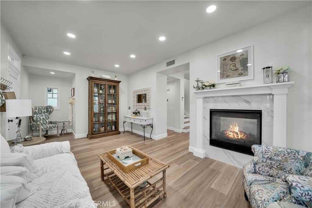 2672 Bungalow Pl - Photo 5 of 48