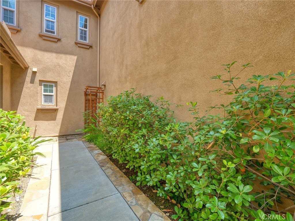 3424 Caraway Ln - Photo 6 of 42