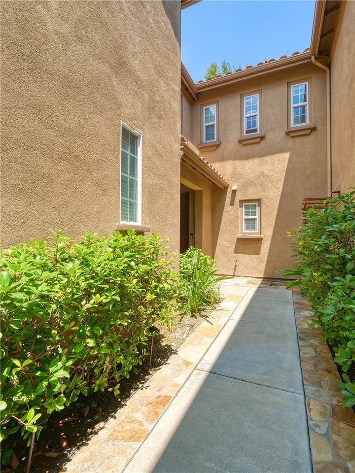 3424 Caraway Ln - Photo 7 of 42