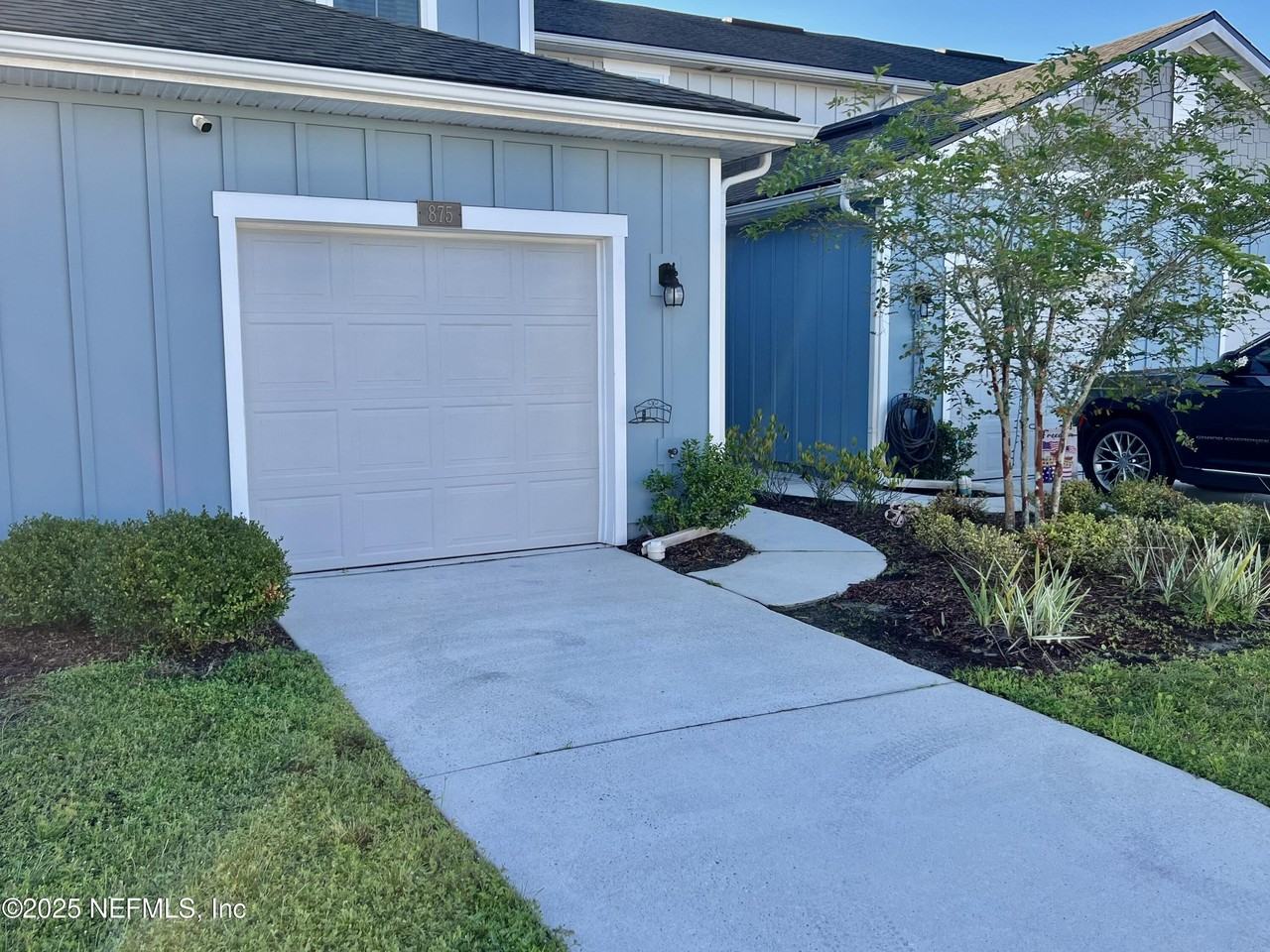 875 Capitol Pkwy - Photo 3 of 20