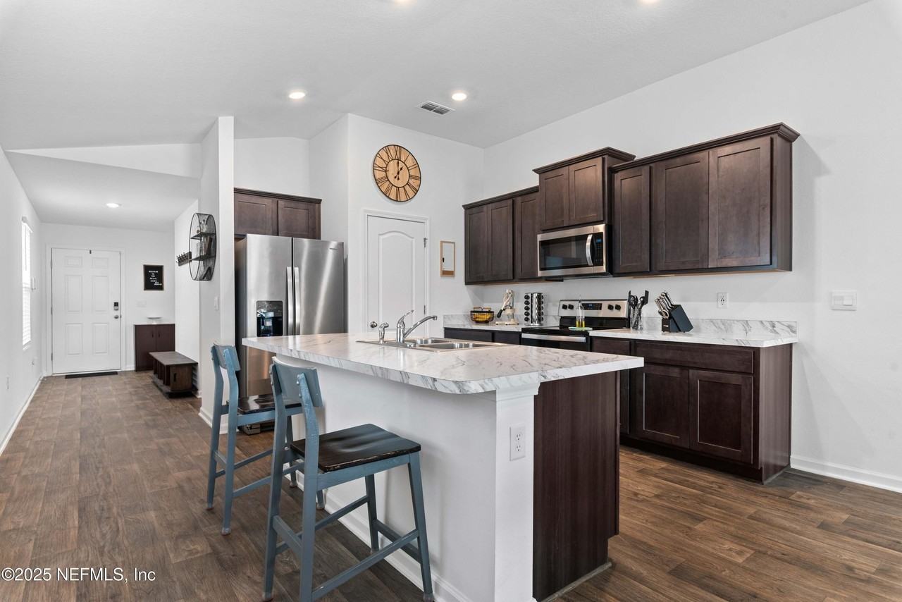 12553 Russian Olive Rd - Photo 6 of 32