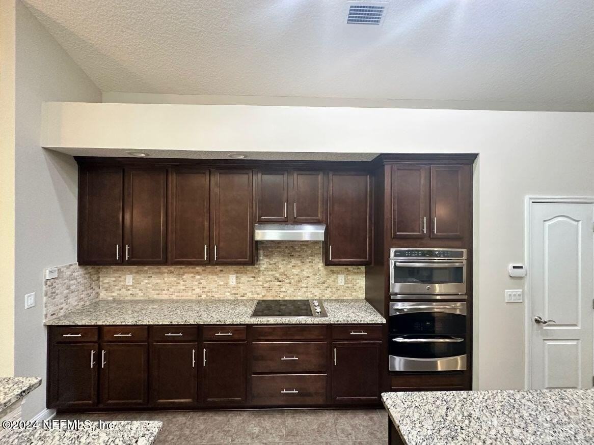 2076 Crown Dr - Photo 6 of 37