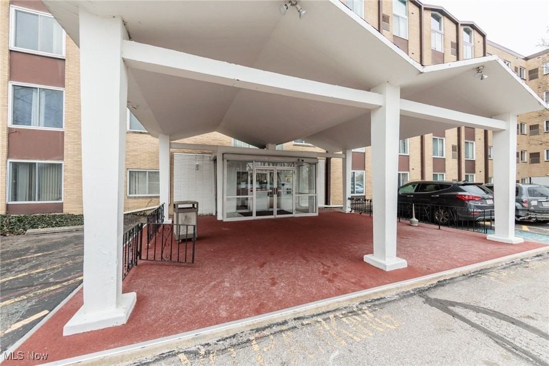 25735 Lorain Rd Unit 421 #421 - Photo 2 of 37