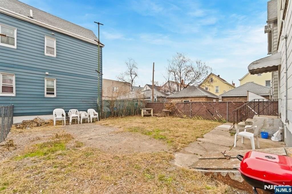 56 Yereance Ave - Photo 5 of 20