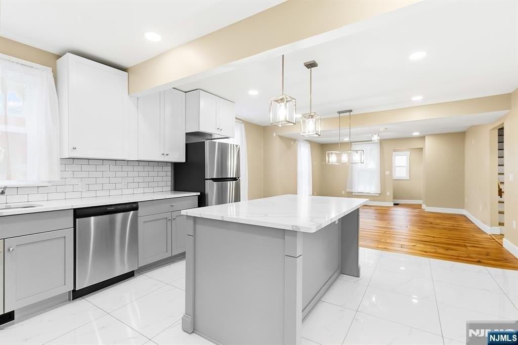 36 Pascack Rd - Photo 5 of 22