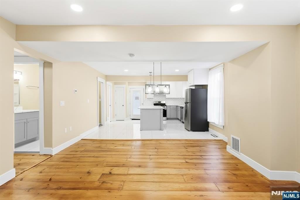 36 Pascack Rd - Photo 7 of 22