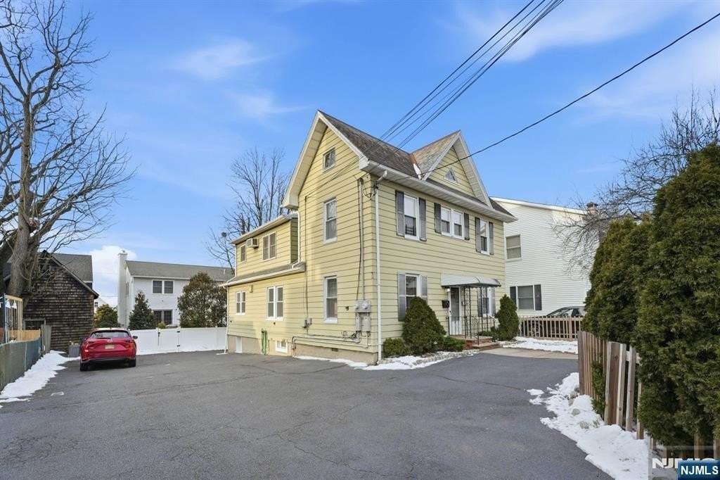 264 Hoboken Rd - Photo 2 of 18