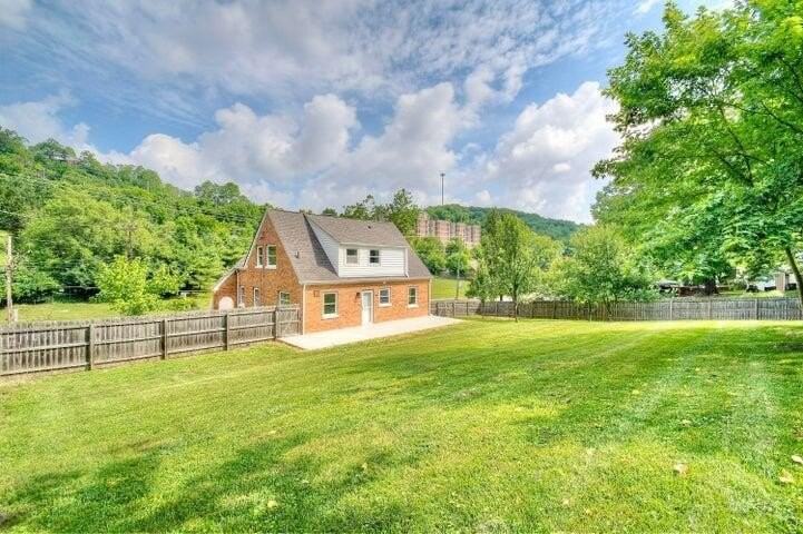 797 Highland Ave - Photo 3 of 33