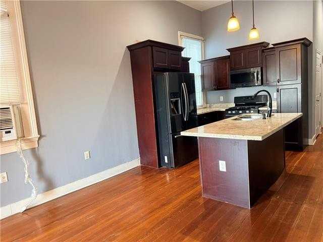 627 Atlantic Ave - Photo 2 of 14