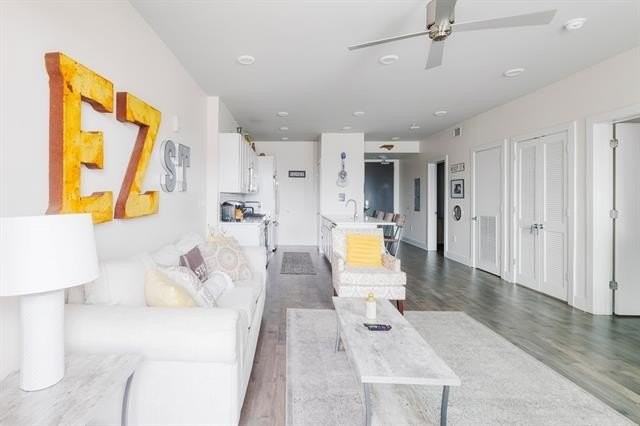 900 Bartholomew St #319 - Photo 6 of 28