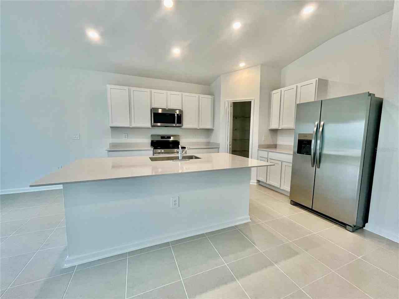 4700 Golden Knight Blvd - Photo 3 of 25