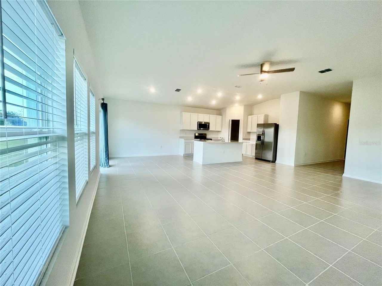 4700 Golden Knight Blvd - Photo 5 of 25