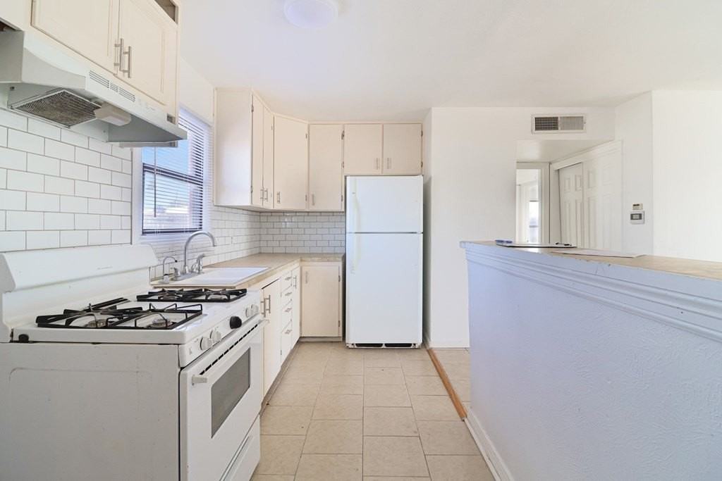 1807 Doran Dr - Photo 5 of 16