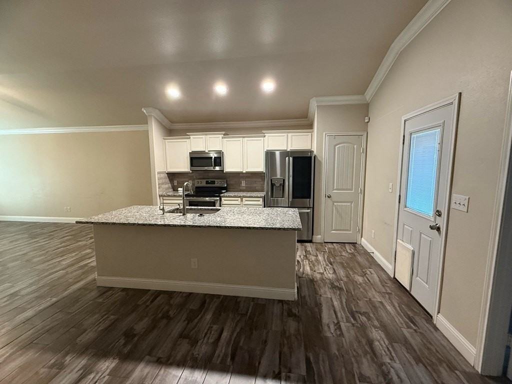 1001 E 95th St - Photo 4 of 15