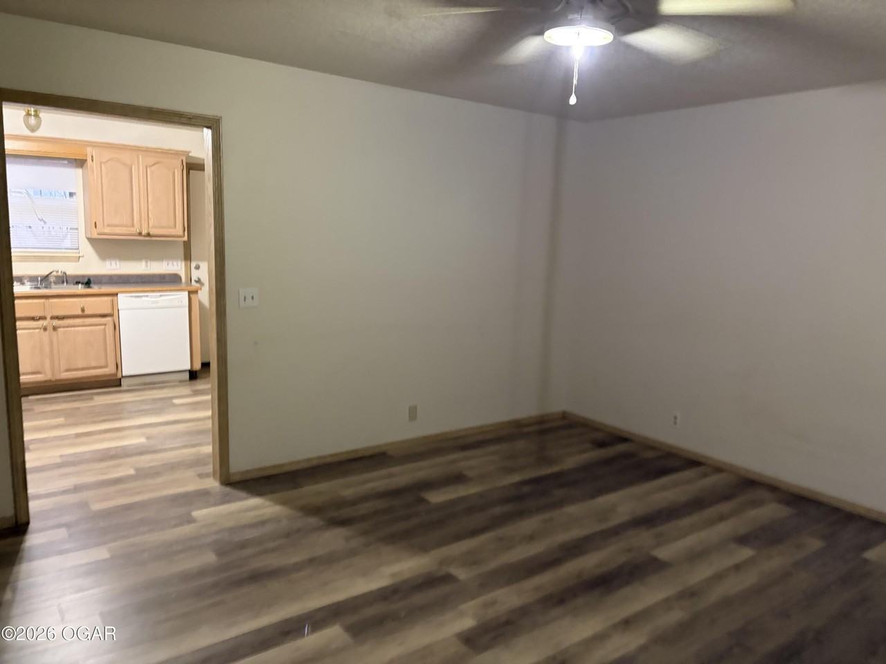 824 S Patterson Ave - Photo 2 of 6