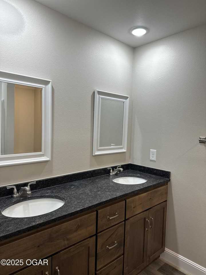 2004 N Park Ave - Photo 7 of 13