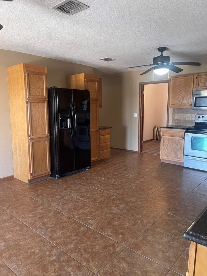 1002 N County Road 1105 - Photo 6 of 12