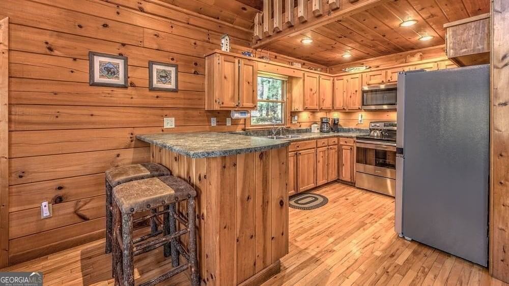 348 The Forest Rd - Photo 2 of 49