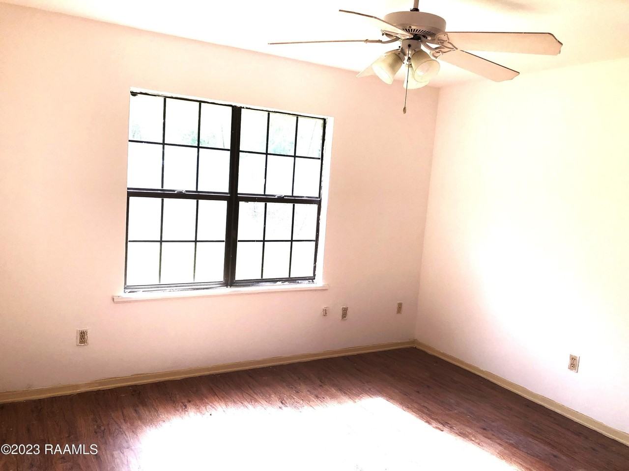 413 Knollwood Cir #B - Photo 6 of 12