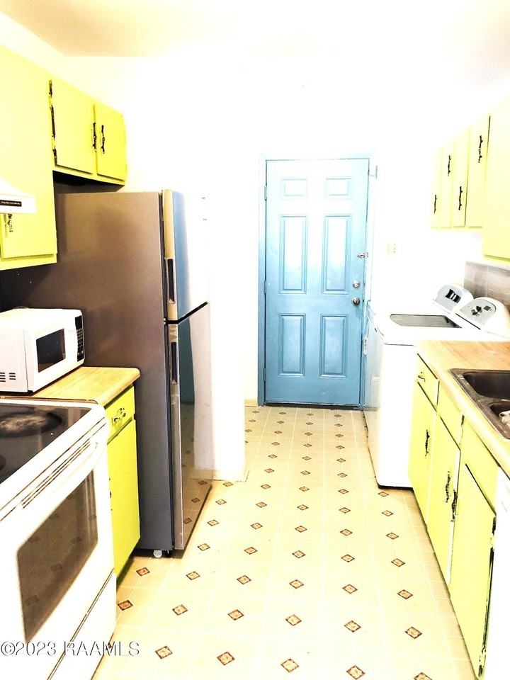 413 Knollwood Cir #B - Photo 7 of 12