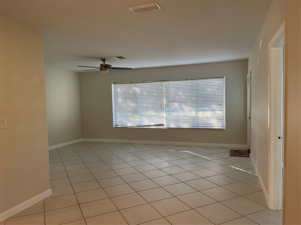 1575 Ne 47th St - Photo 4 of 17