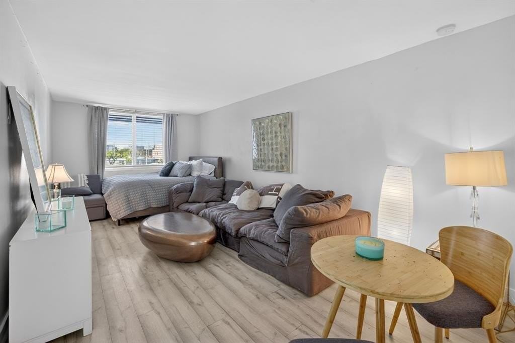 4228 N Ocean Dr #9 - Photo 7 of 47