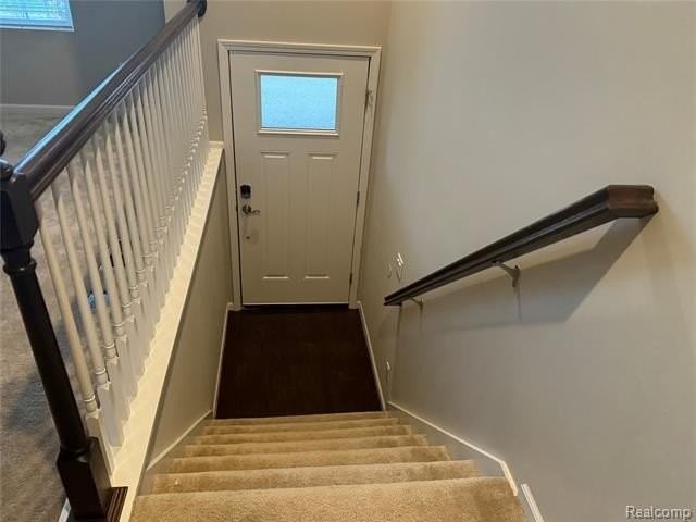 47757 Hillcrest Dr - Photo 3 of 40