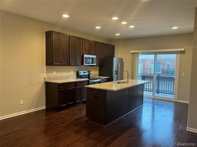 47757 Hillcrest Dr - Photo 4 of 40