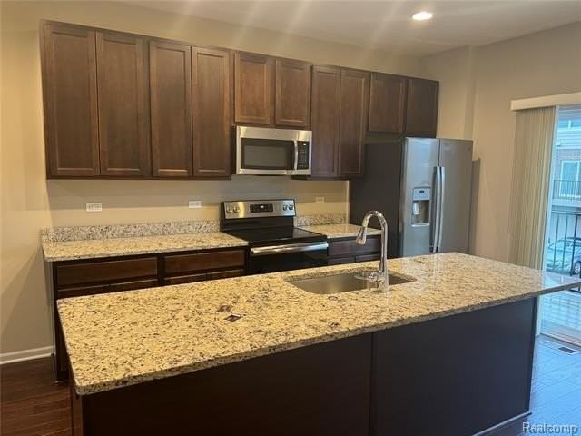 47757 Hillcrest Dr - Photo 5 of 40