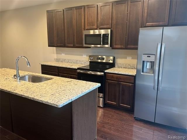 47757 Hillcrest Dr - Photo 6 of 40